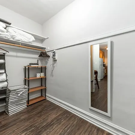 Frontdesk Relaxing Studio Apt Near 63Rd St Beach-3