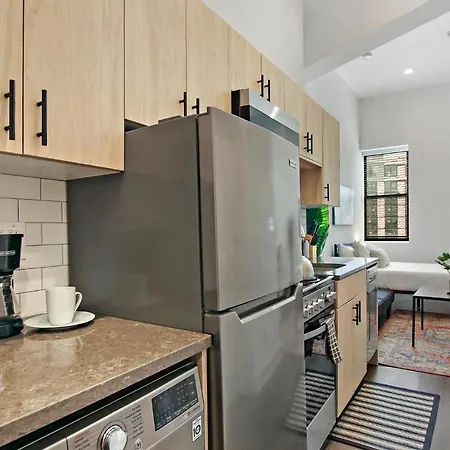 Simple Studio Apt With In-Unit Laundry - Wilson 403-2