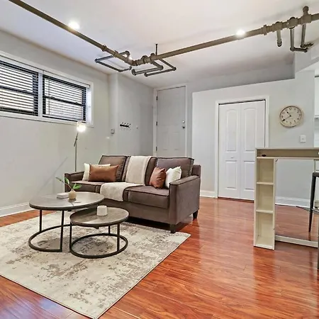 Chic & Fully Furnished Urban Studio Apartment - Oakdale G-2