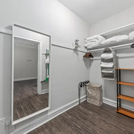 Historic Hp Studio With Fast Transit To Uchicago & Dt By Zen Rentals-3