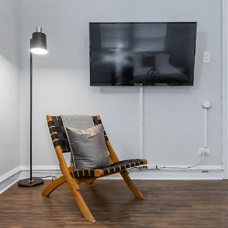 Historic Hp Studio With Fast Transit To Uchicago & Dt By Zen Rentals-2
