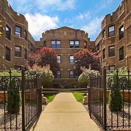 Private 1Br Apt In Lakeview Close To Shops - Cornelia 1W-3