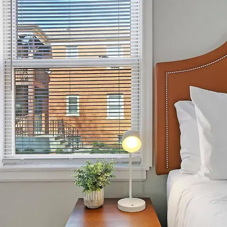 Roomy 1-Bedroom Apt In Bowmanville - Foster 1E-2