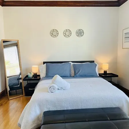 The Karlov. Gorgeous ,Spacious 2Bd/ 1Ba W/ Parking-3