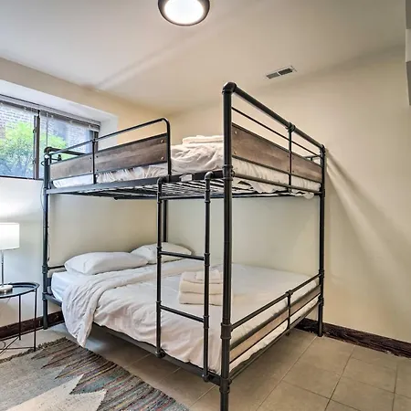 Cozy-Chic Home Walkable Area, Near Wrigley!-2