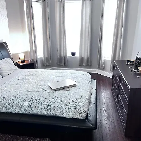 Simplified Living Space-3
