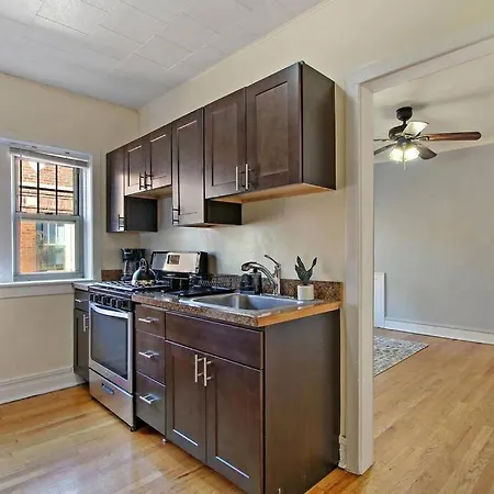 1-Bedroom Wonderful & Fully Equipped Apt - Montrose 3B-2