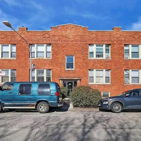 Furnished 3Br Apt With Abundant Natural Light - Belle Plaine 2W-2