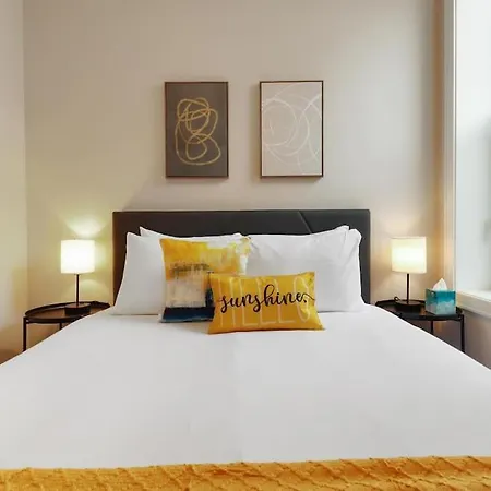 Chic Bucktown 2Br Apt With In-Unit Laundry - Western Rep-2