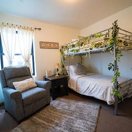 Lovely 3 Bedrooms Apartment In Chicago Midway-3