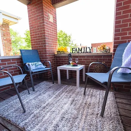Lovely 3 Bedrooms Apartment In Chicago Midway-2
