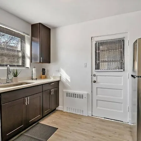 Decom Cozy & Fully Furnished 2Br Apt With Wi-Fi - Sheridan S2-3