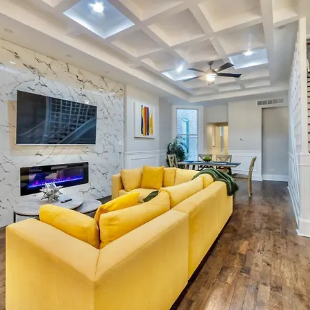 Luxury Chicago Th Is A 10-Minute Drive To Dwtn, Perfect For City Access Rsv Now-3