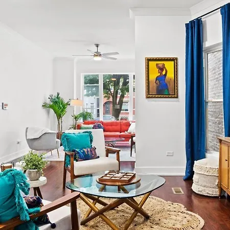 *Big Blue* Eclectic 3Bdrm/1Bath Bronzeville Gem-2