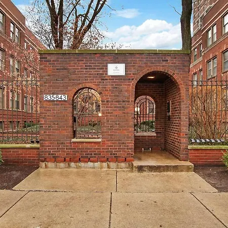 Stylish & Blissful 2Br Apartment In Chicago - Barry 837-Gb-3