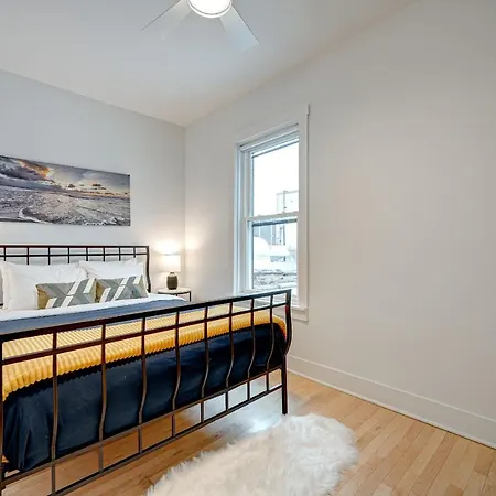 Pet Friendly Southport Corridor Condo - Amazing Shopping At Your Doorstep! Condo-3