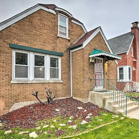 Chicago Home With Spacious Yard 14 Mi To Dtwn-2