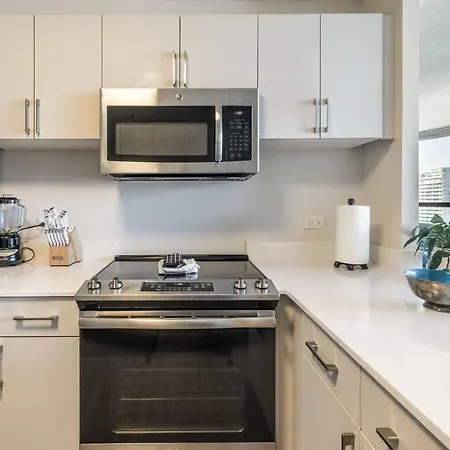 3Br Premium Executive Penthouse W/ Pool & Parking-2