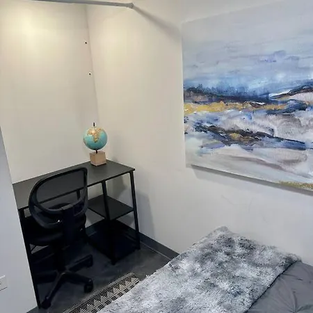 Modern 2Br Apartment West Loop Free Parking-2