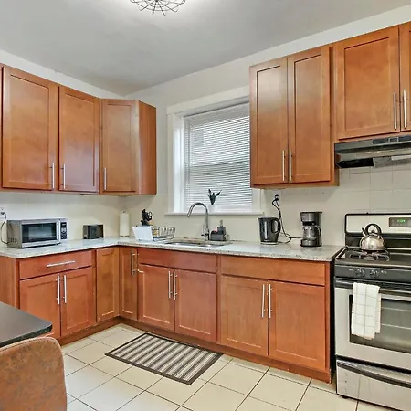 2Br Comfy & Artistic Apt Outfitted For Comfort - Francisco 1-2