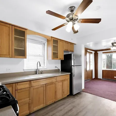 Newly Updated Raised Ranch Awaits Your Stay-3