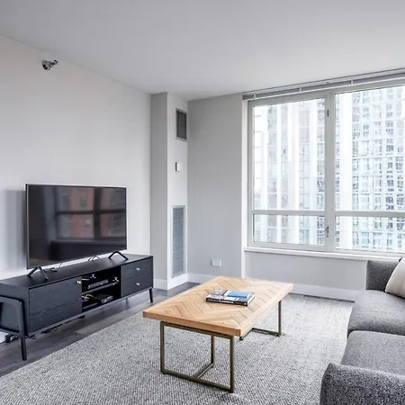 Gold Coast 2Br W Gym Lounge Pool Nr Mag Mile Chi-231-3