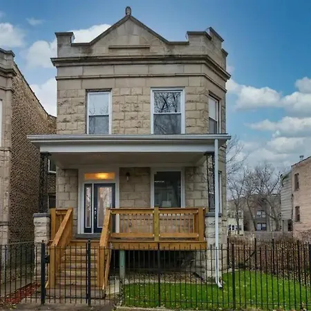 Modern 5Bd/2Ba Duplex W/ Garage Parking-2