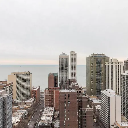 Gold Coast 2Br W Gym Pool Nr Oak St Beach Chi-207-2