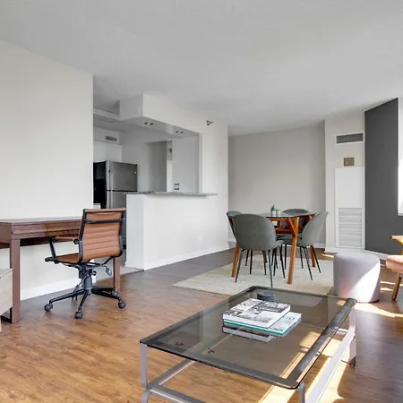 River N 1Br W Gym Wd Nr Mag Mile Chi-85-2