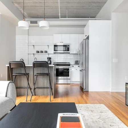 River N 1Br W Gym Rooftop 1 Block To L Chi-398-3
