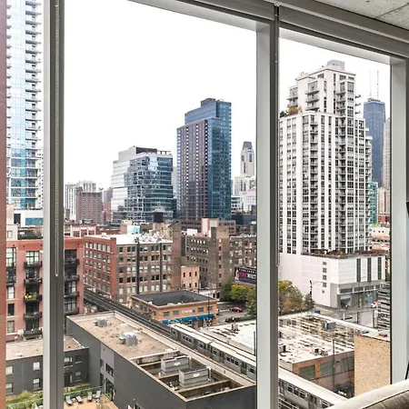 River North Studio W Gym Pool Roof Nr L Chi-823-2