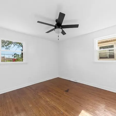 Gorgeous, Updated, Split Level Single Family Home-3