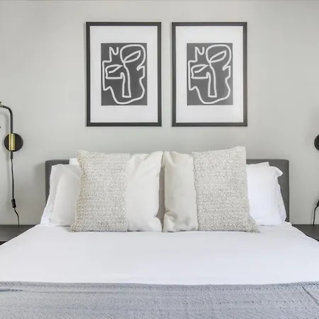 Lakeview 2Br W Patio Wd Nr Wrigley Field Chi-460-2