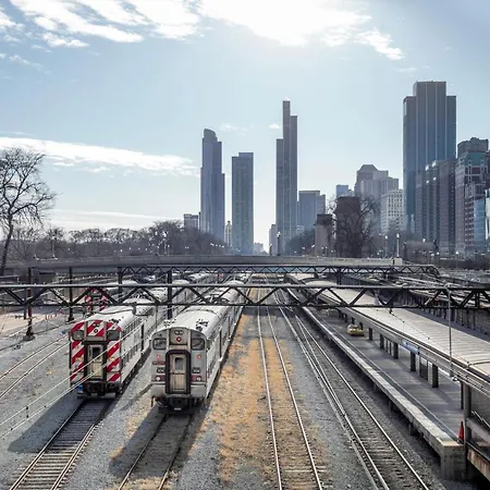 Loop 1Br W Gym Wd Nr Millennium Park Chi-131-2
