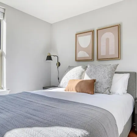 Lakeview 2Br W Patio Wd Nr Wrigley Field Chi-459-3