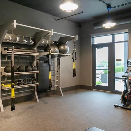River W Studio W Gym Bbq Nr Blue Line Chi-676-3
