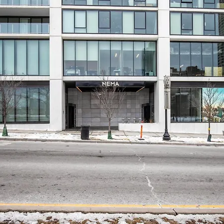 S Loop 3Br W Pool Gym Nr Grant Park Chi-354-3