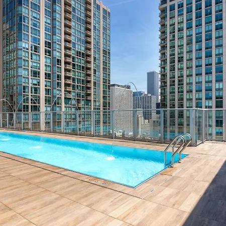 River N 1Br W Gym Lounge Roof 1 Block To L Chi-660-2