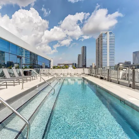 W Loop Studio W Gym Pool In Heart Of Greektown Chi-539-2