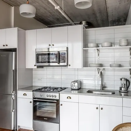 River North 1Br W Gym Lounge Roof Nr Riverwalk Chi-899-3