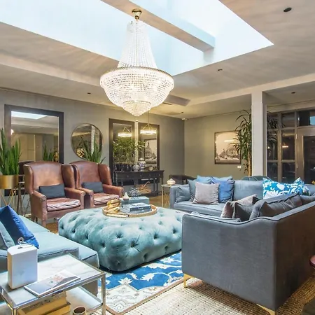 River N 1Br W Gym Pool Wd Nr Mag Mile Chi-112-2