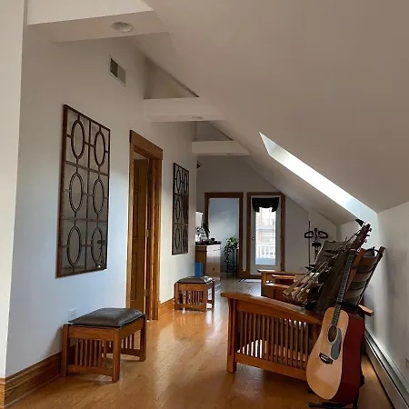 Flat In Lincoln Park 2-Flat Central To Everything-2