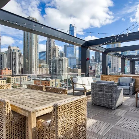 River North 1Br W Gym Lounge Roof Nr Riverwalk Chi-890-2