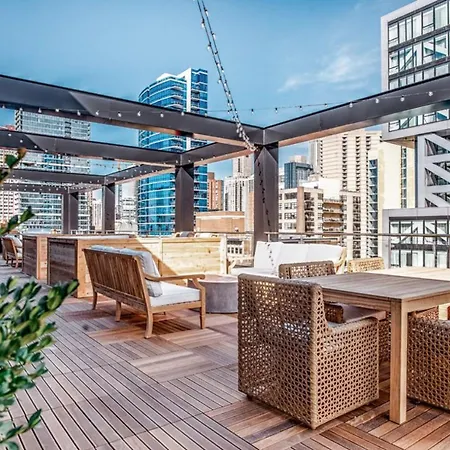 River North 1Br W Gym Lounge Roof Nr Riverwalk Chi-886-3