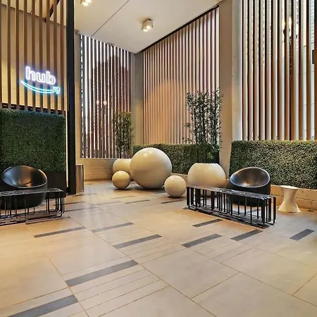 Sleek Gold Coast Studio Apartment - Chestnut 19E-2
