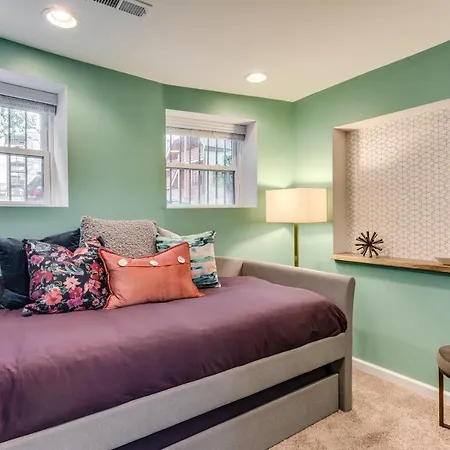 Charming And Recently Renovated - You Will Love This Humboldt Park Area Home Apts-2
