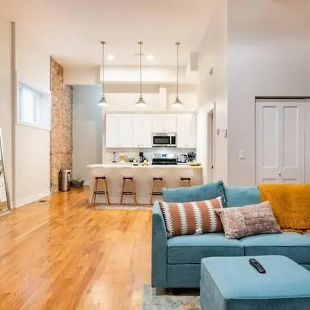 Luxurious Downtown 3 Bed 2 Bth-2