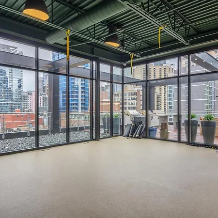 River N 3Br W Gym Rooftop Nr L Park Chi-324-3