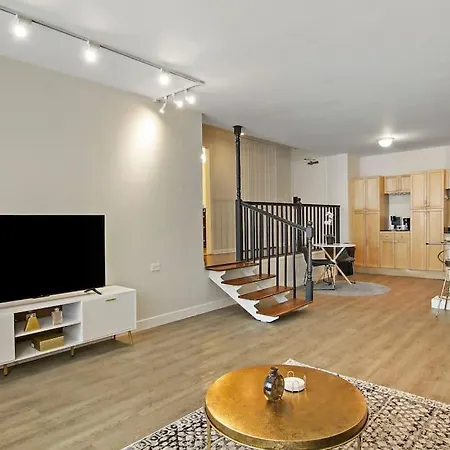 Rep To 22A Now Comfortable 1Br Apt With Roomy Living Area & Bedroom - Chestnut 09G-2