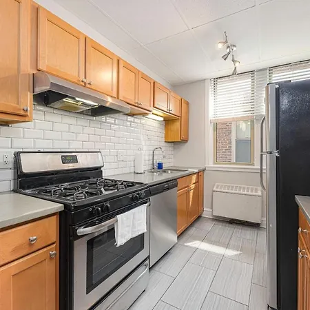Frontdesk Spacious 3 Bedroom Apt Near Jackson Park-2